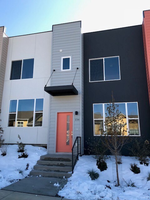 Foto principal - 156 Sierra Vista St