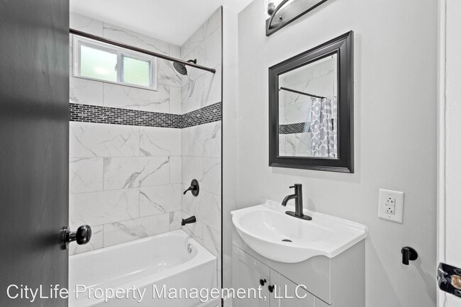 Building Photo - 3 br, 1 bath House - 8351 Pierce Street