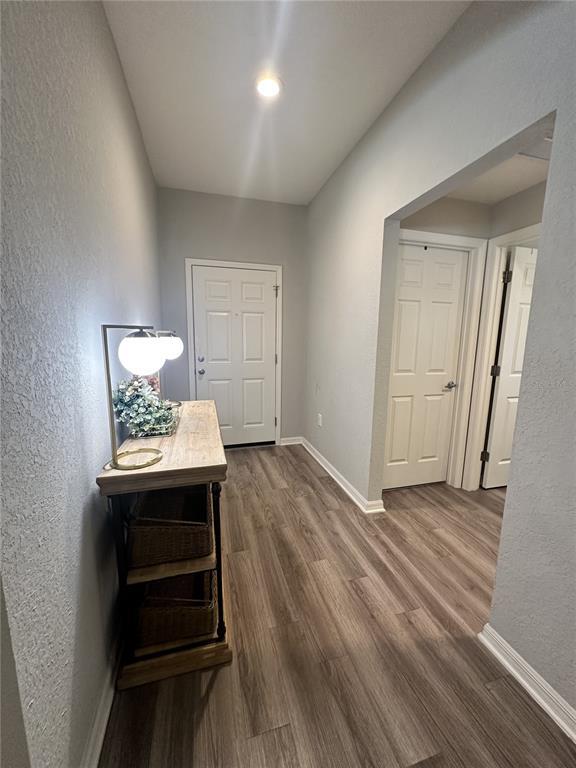 Foto del edificio - 6911 Gideon Cir