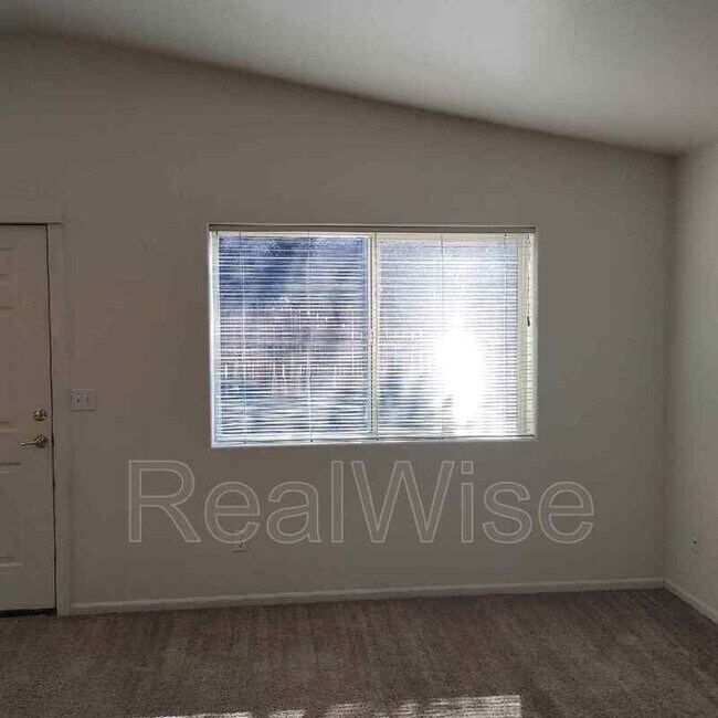 Foto del edificio - 2442 SW 23rd St