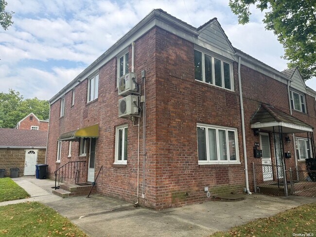 Building Photo - 75-03 198th St