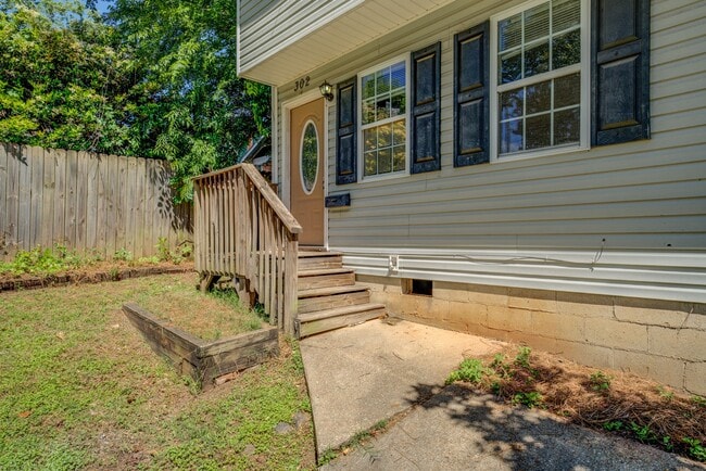Building Photo - 302 Atlanta Ave SE