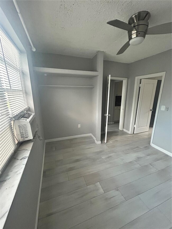 Building Photo - 1720 NW 1st Pl