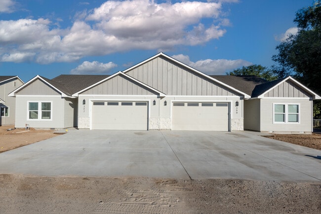 Building Photo - 304 Johnson Rd