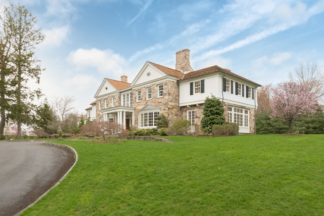 Building Photo - 300 Brookside Rd