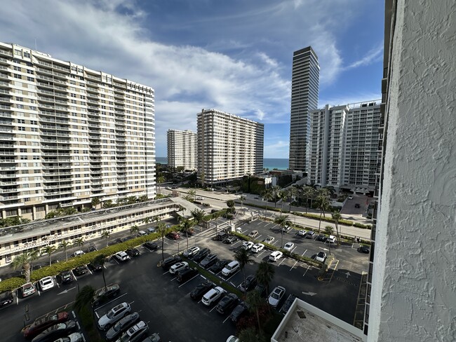 Foto del edificio - 2049 S Ocean Dr