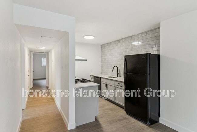 Building Photo - 4525 E 31st St
