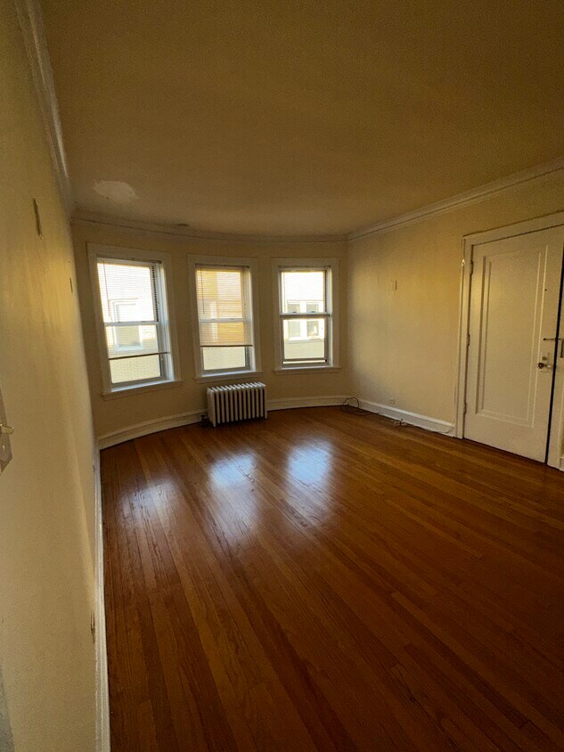 Primary Photo - 4437 N Wolcott Ave