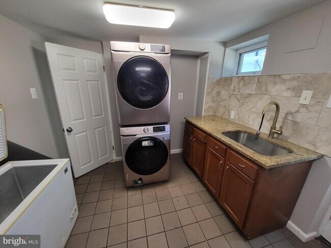 Foto del edificio - 6427 Kilmer St
