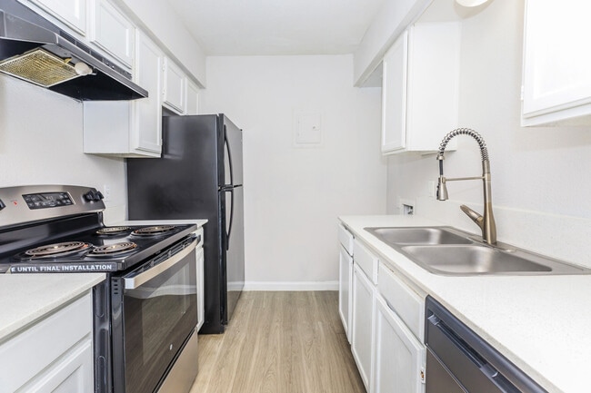 Building Photo - Inwood Village Townhomes