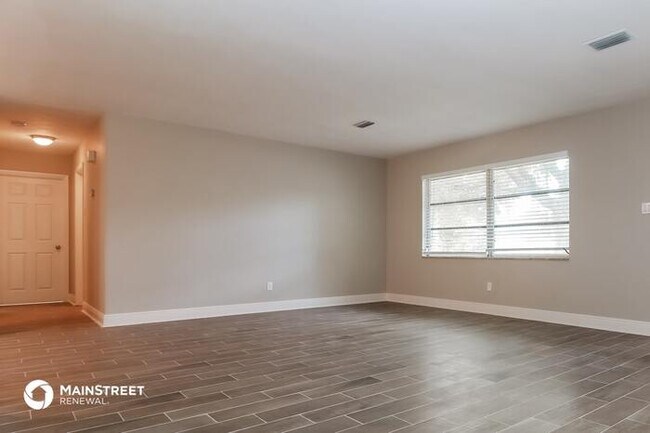 Foto del edificio - 4331 Tufts Ave