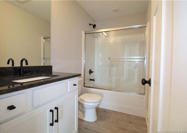 Foto del edificio - Gently lived-in 3BR/2BA Home w/ Garage, W/D Hook-Ups & Modern Finishes — Sellersburg