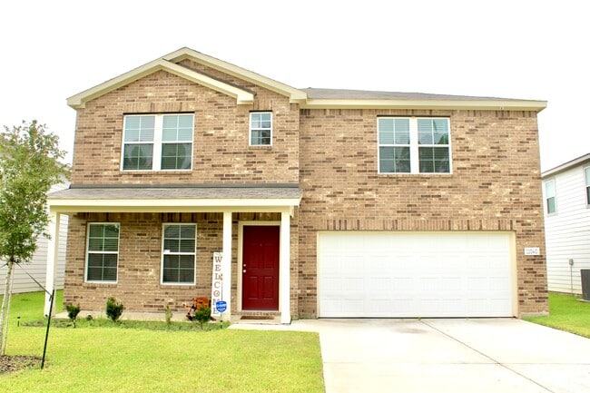 5 bedroom-3 full bathroom spacious home - 11040 Pelican Hill Ln