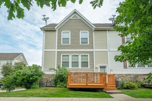 Building Photo - 15212 Greenbelt Dr
