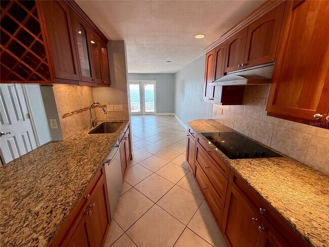 Building Photo - 5066 Coquina Key Dr SE