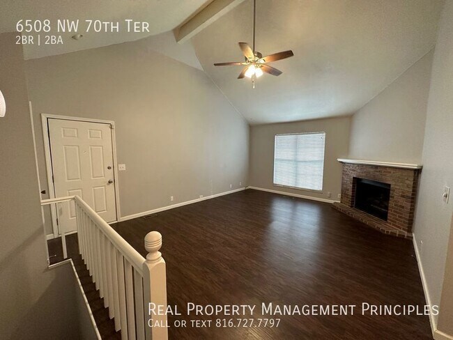 Foto del edificio - Spacious 2 Bedroom 2 Bath Townhouse!