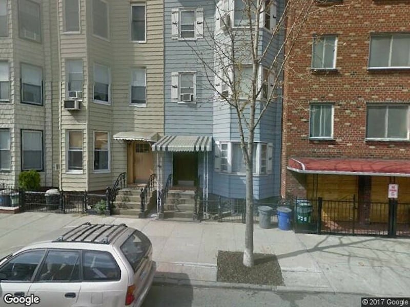 Building Photo - 725 Humboldt St