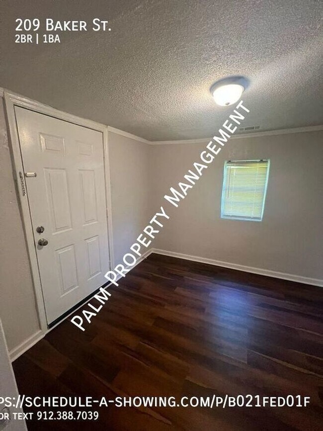 Building Photo - 2 Bedroom, 1 Bathroom Single Family Home w...