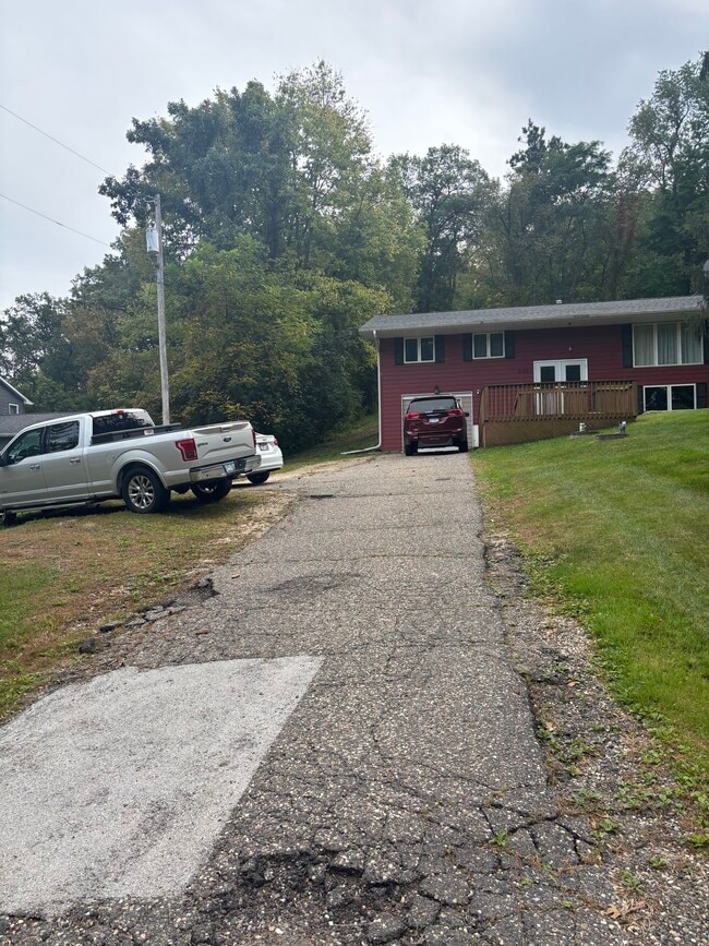 2387 Hay Creek Trl