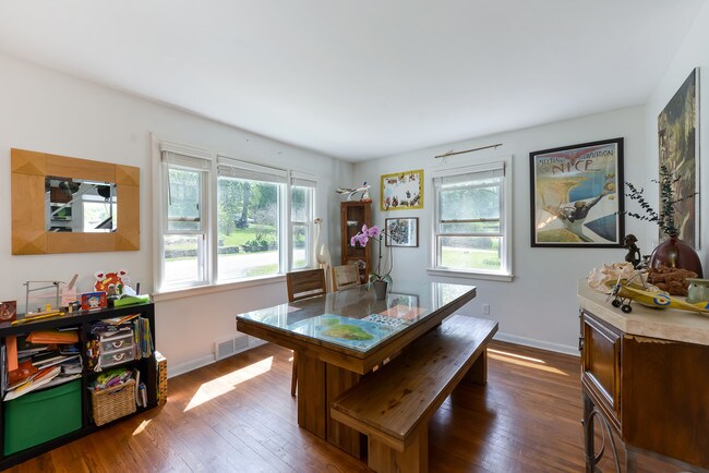 Foto del edificio - 23450 N Spring Dr