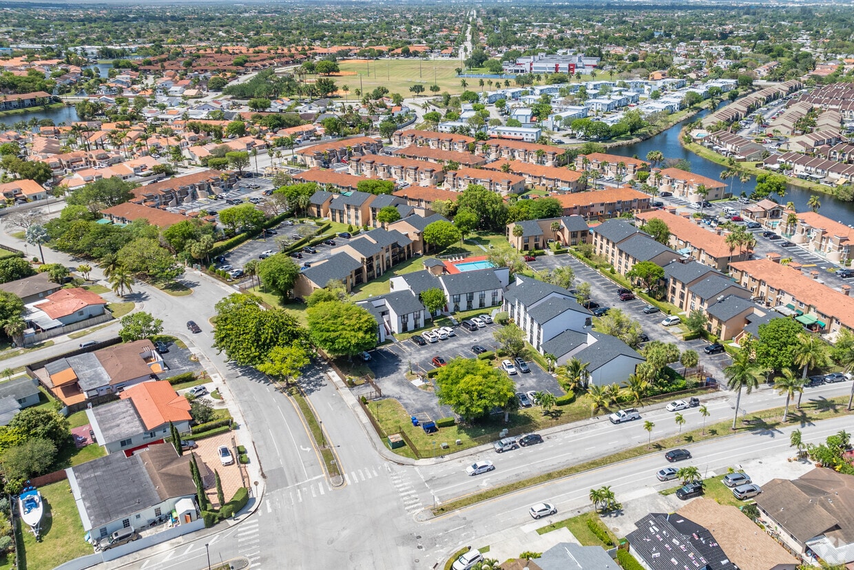 6745 SW 132nd Ave - Context - Lynbrook Courts Condominiums