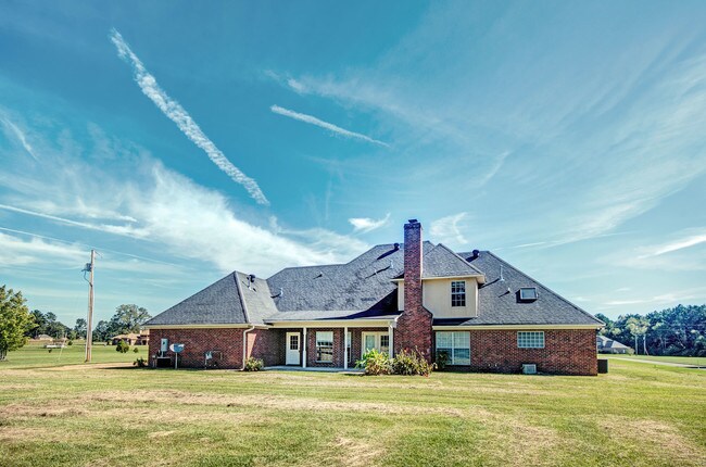 Building Photo - 229 Levon Owens Dr