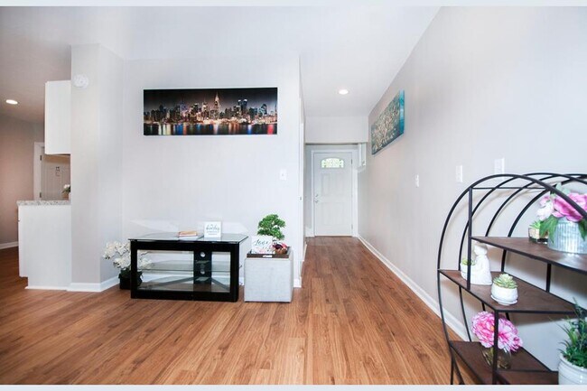 1 of 3 entrances to unit! - 569 Arundel St