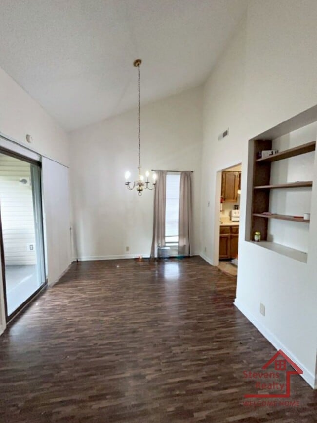 Building Photo - 419 Oriole Dr