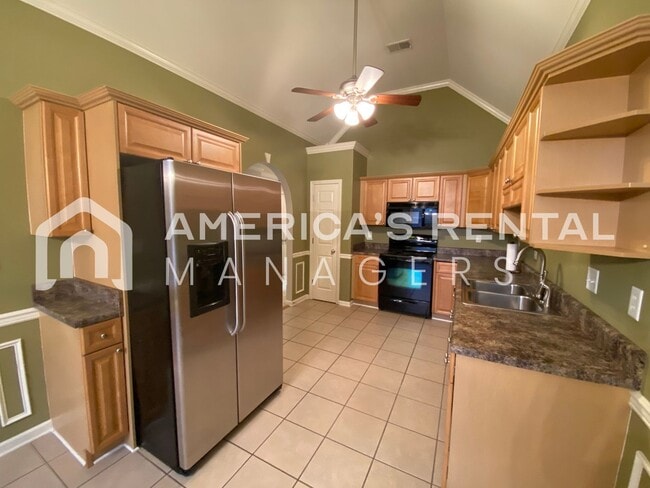Foto del edificio - Townhome for rent in Pelham, AL! Available...