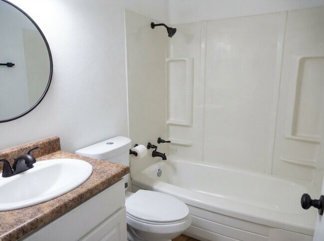 Foto del edificio - 1539 W Huntington Dr