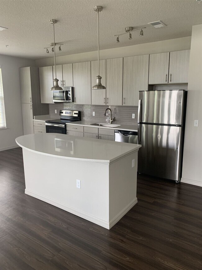 Building Photo - 5051 Lakewalk Dr