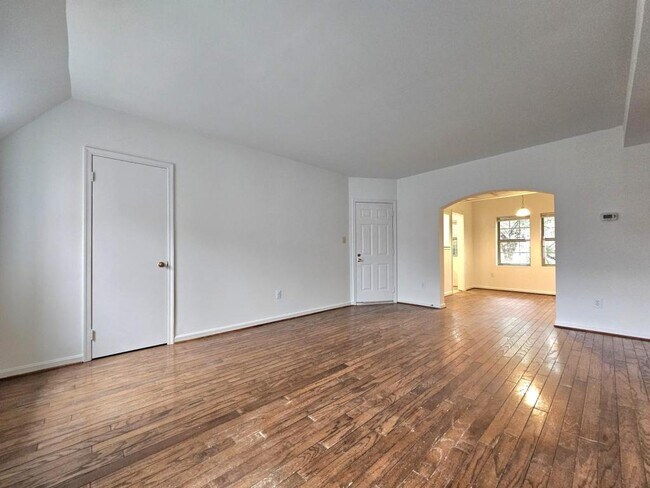 Building Photo - 1853 Wilson Blvd