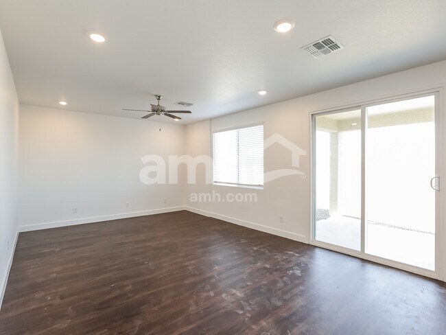 Building Photo - 8851 N 171st Dr