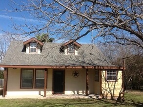 Building Photo - 404 Chaparral Rd