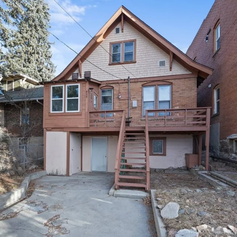Building Photo - 826 W Silver St