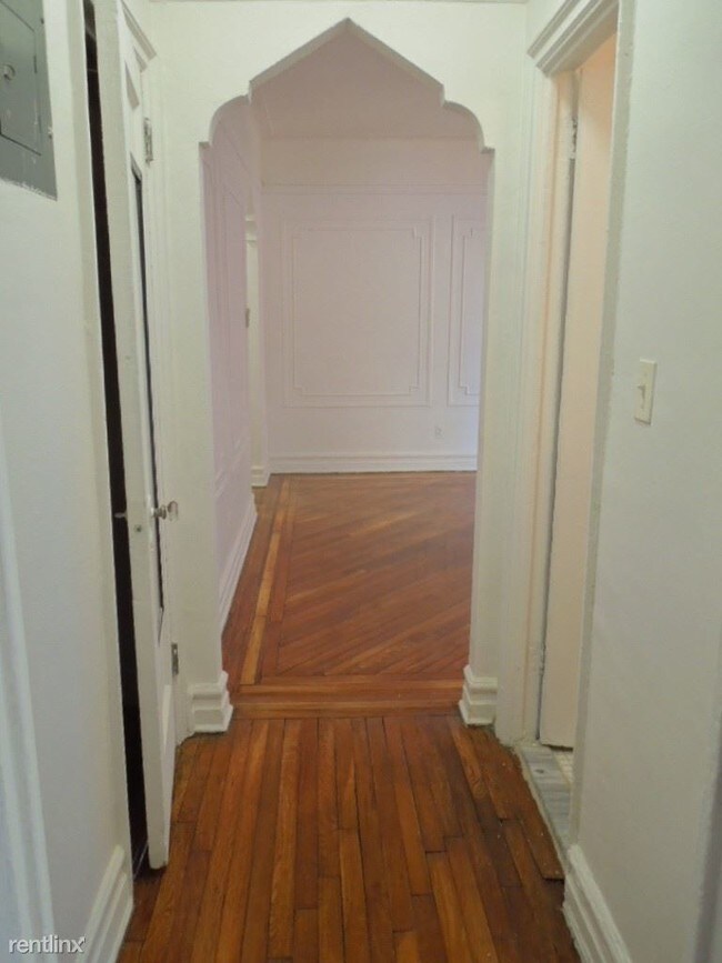 Building Photo - 1 br, 1 bath  - 540 Saint Johns Pl Apt 5A