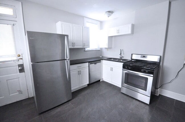 Building Photo - 388 Hanford St