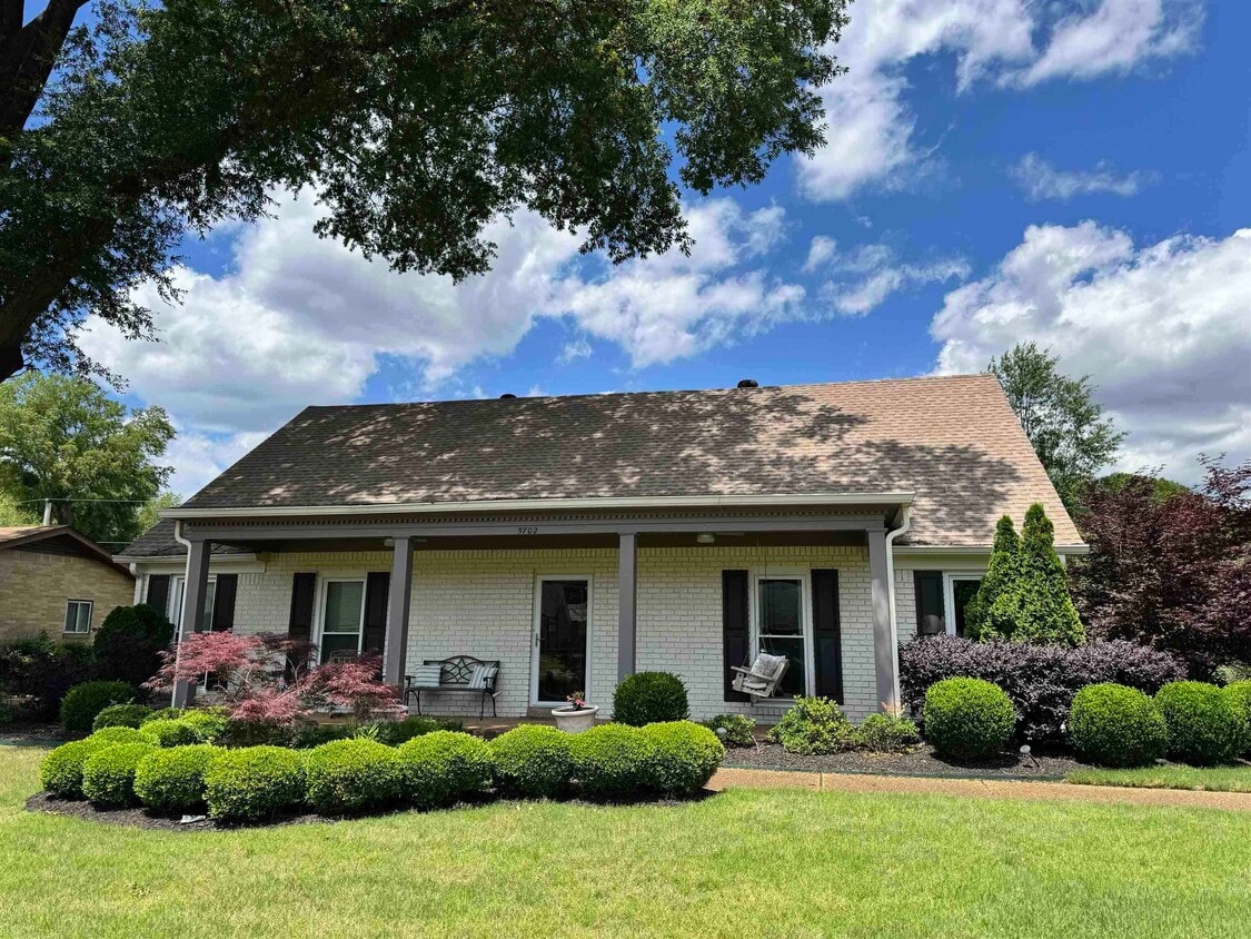 Foto principal - 5702 Buxbriar Ave