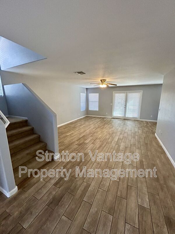 Building Photo - 12841 W Laurel Ln