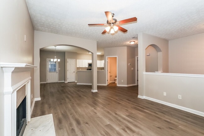 Foto del edificio - 7430 Royale Ln