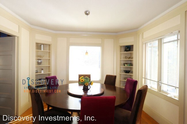 Building Photo - 2 br, 1.5 bath House - 1048 Mandana Blvd.