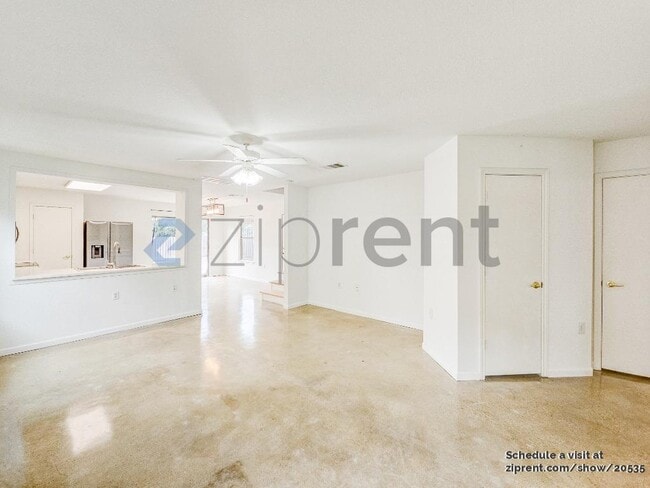 Building Photo - 5803 Viewpoint Dr