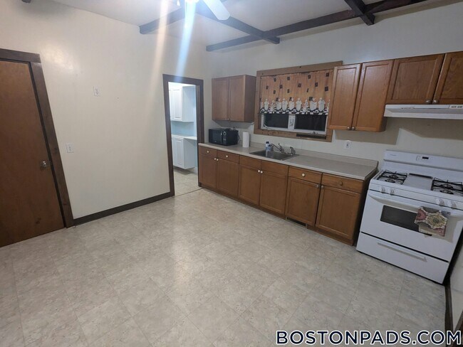 Building Photo - 214 Washington St