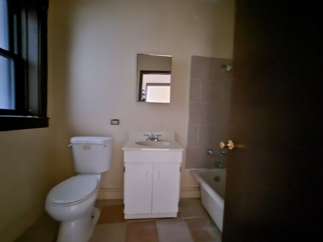 Foto del edificio - 550 N Waller Ave