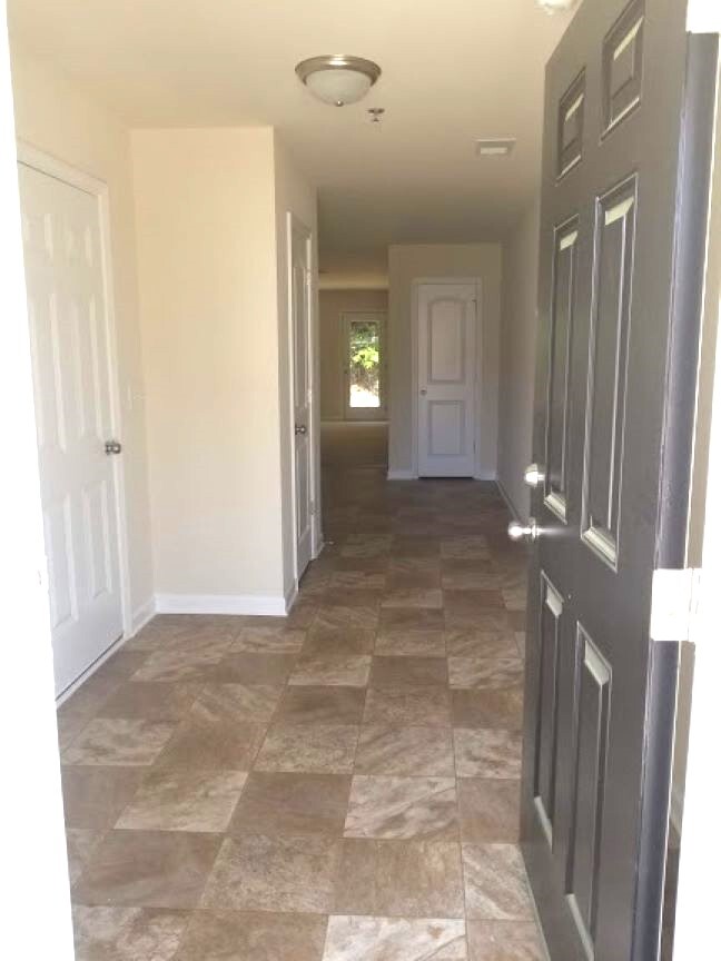 Building Photo - 2105 Belmont Cir NE