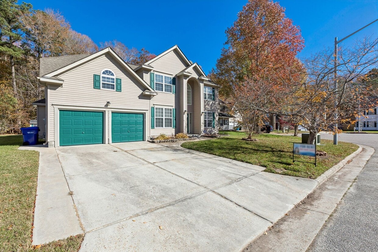 Primary Photo - Gorgeous 5 Bedroom Rental in Virginia Beach