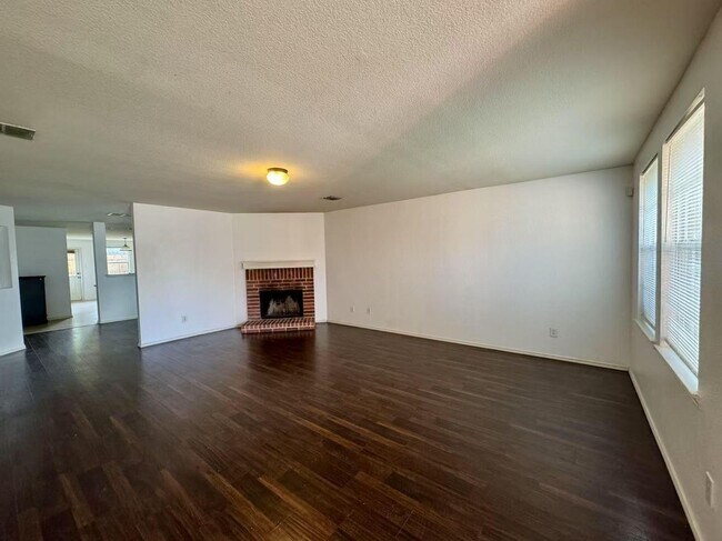 Foto del edificio - 3 Bedroom 2 bath home in Frisco