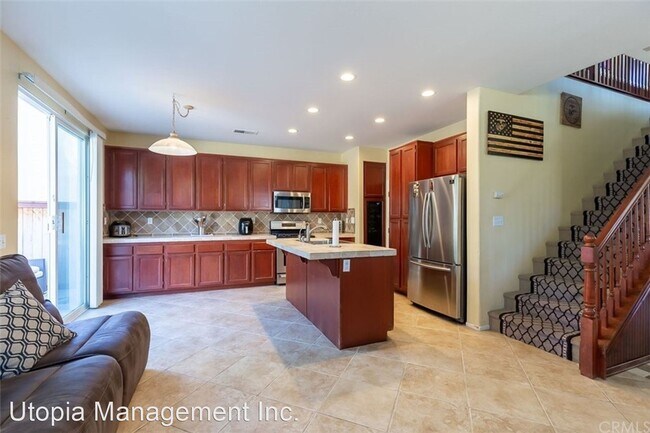 Foto del edificio - 3 br, 2.5 bath House - 42008 Calabria Dr.