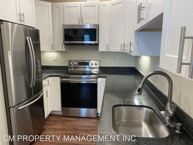 Building Photo - 3 br, 2.5 bath House - 16852-B De Witt Avenue