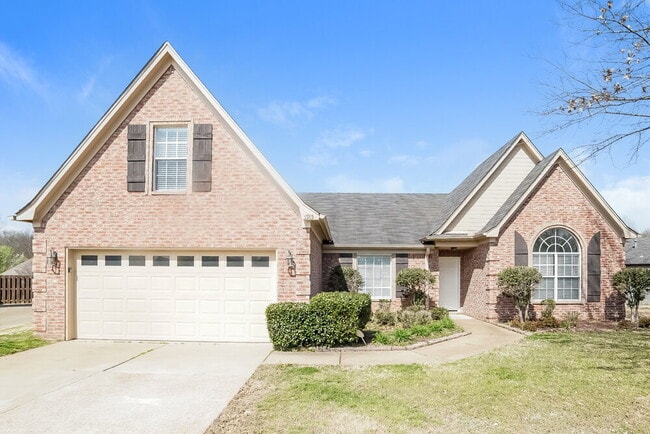 Building Photo - 5915 Landau Dr